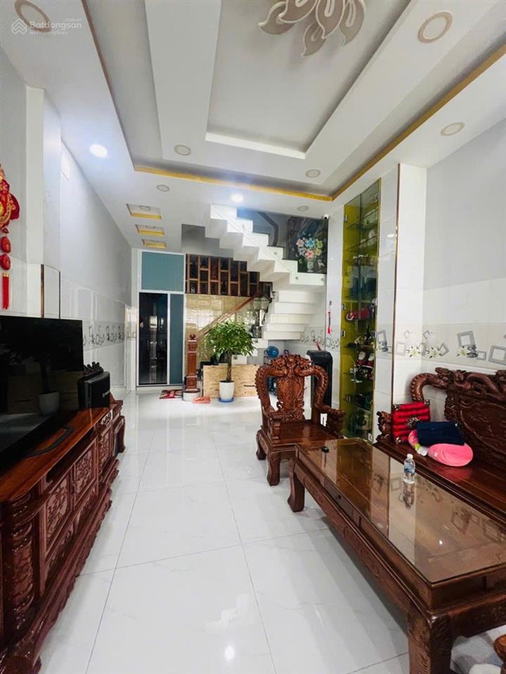 Giảm sâu còn 7,99 tỷ nhà 4 tầng khu tên lửa, xe 7 chỗ đậu trong nhà