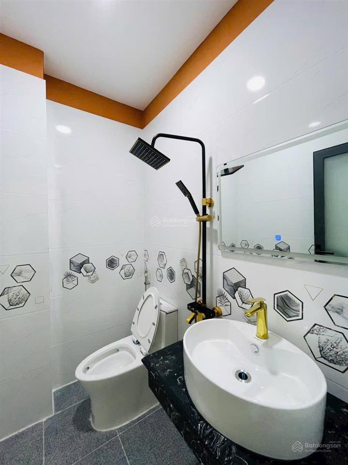 Hàng hiếm khu nguyễn tri phương, q10 gần bv hòa hảo. 68m2 xây 3 tầng kiên cố, hẻm 6m