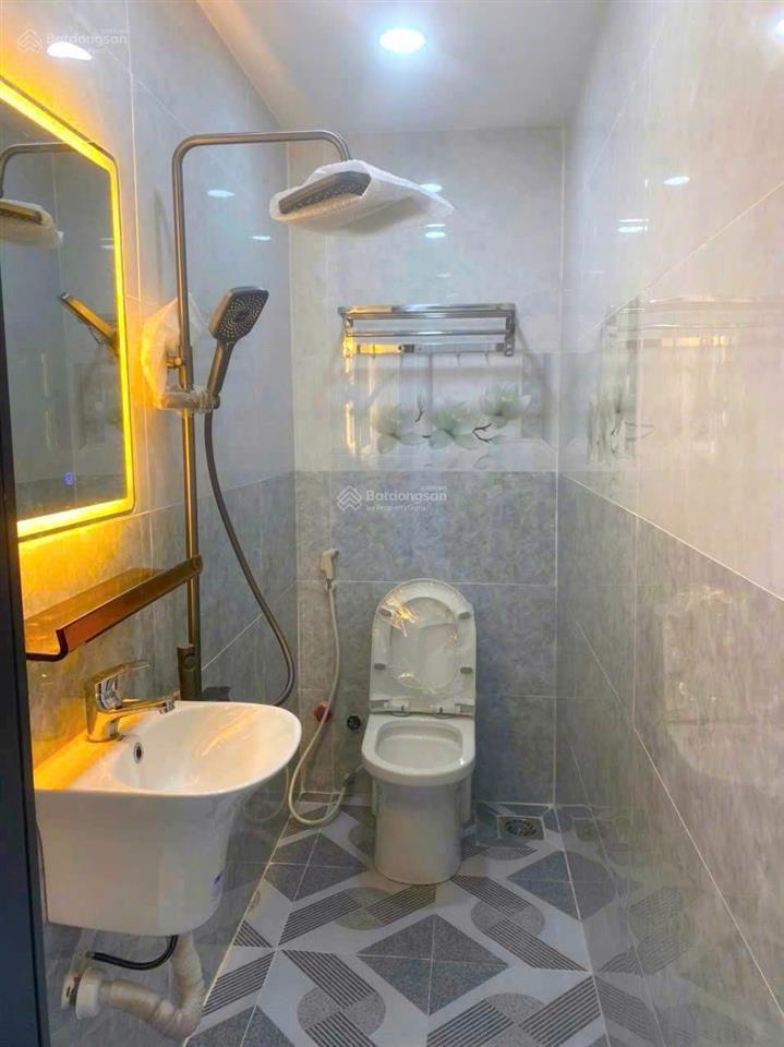 Chủ gửi căn 52m2 dương bá trạc, q8 gần tạ quang bửu. xây 4 tầng, hẻm 5m thoáng