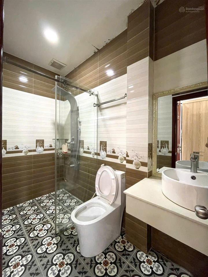 Nhà trung tâm bình thạnh 74,2m2. hẻm 5m thông, xây 5 tầng. gần hutech, bà chiểu
