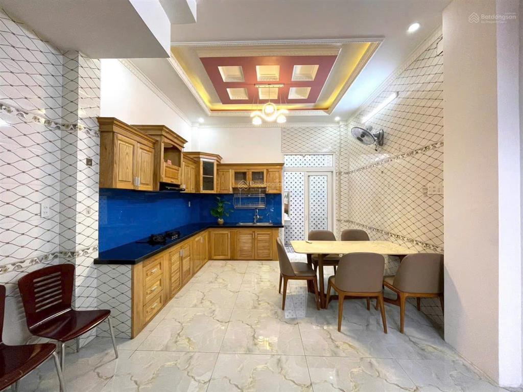 Nhà trung tâm bình thạnh 74,2m2. hẻm 5m thông, xây 5 tầng. gần hutech, bà chiểu