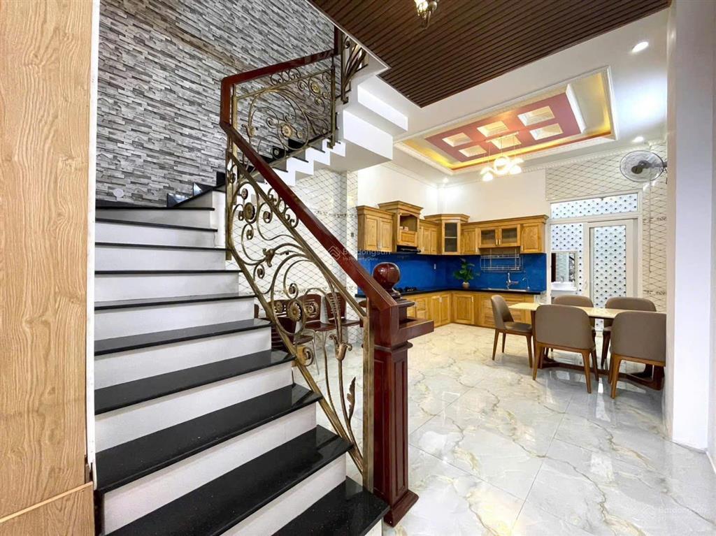 Nhà trung tâm bình thạnh 74,2m2. hẻm 5m thông, xây 5 tầng. gần hutech, bà chiểu