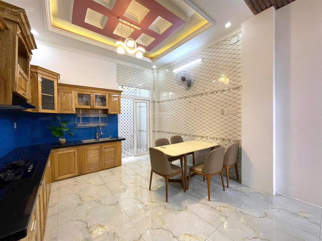 Nhà trung tâm bình thạnh 74,2m2. hẻm 5m thông, xây 5 tầng. gần hutech, bà chiểu