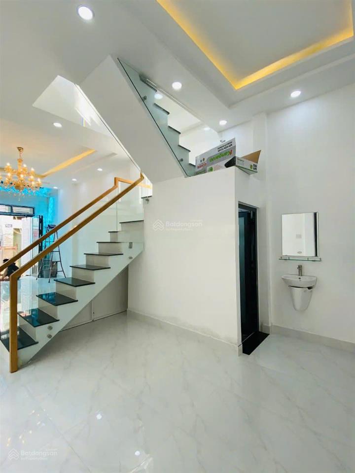 Nhà 48m2 thép mới gần cộng hòa. xây 1 trệt 1 lầu, hẻm 4m thông thoáng. sổ hồng riêng