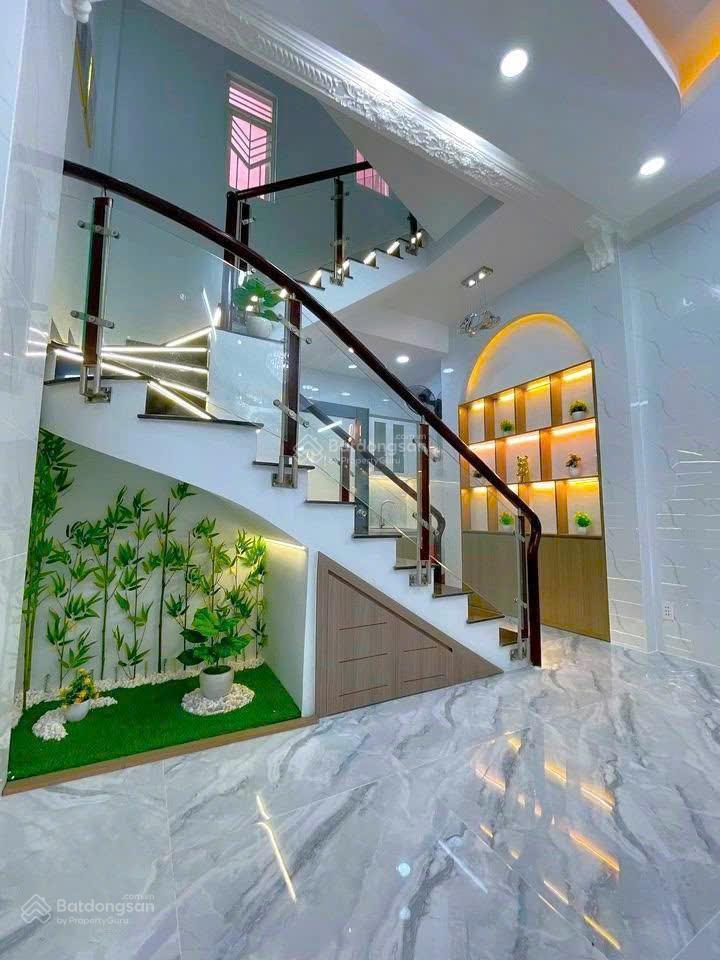 Bán nhà dương bá trạc gần tạ quang bửu, 51.7m2  xây 4 tầng, hẻm oto thông thoáng