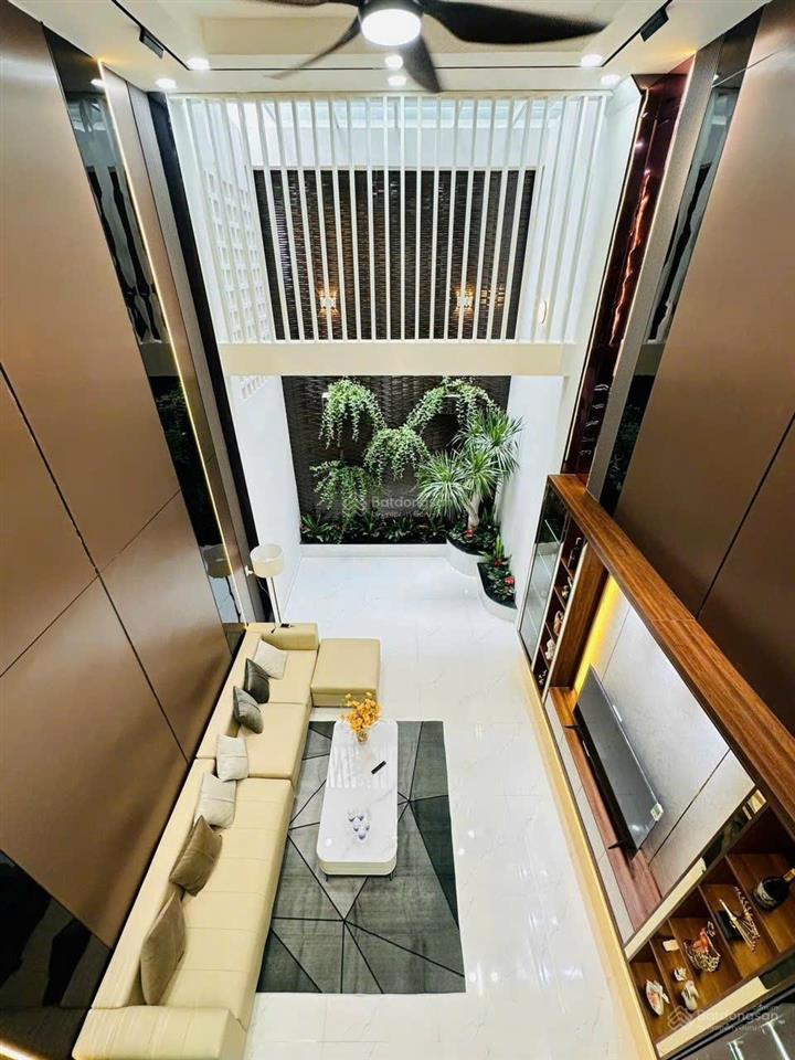 Nhà đẹp đào duy anh, phú nhuận 64m² xây 3 tầng  5pn 4wc  full nội thất. sổ sẵn