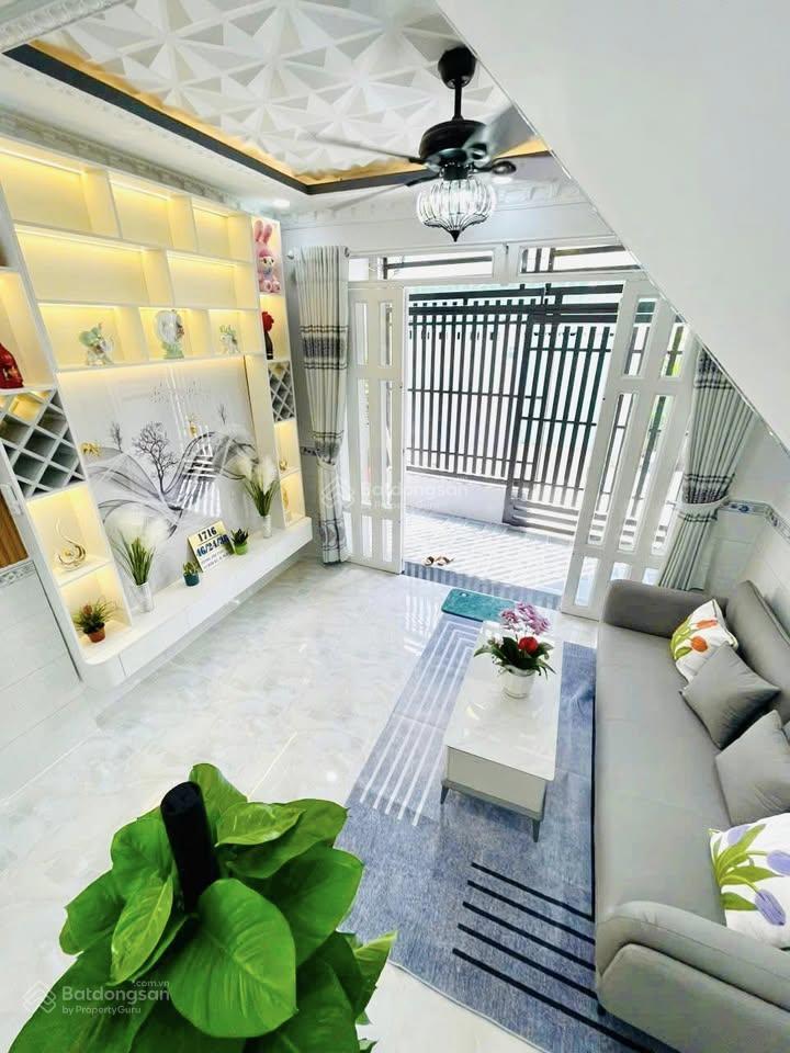 Nhà 40m² hẻm ô tô nam kỳ khởi nghĩa, q3  gần grand central. xây 4 tầng  4pn, giá chỉ 2 tỷ 230