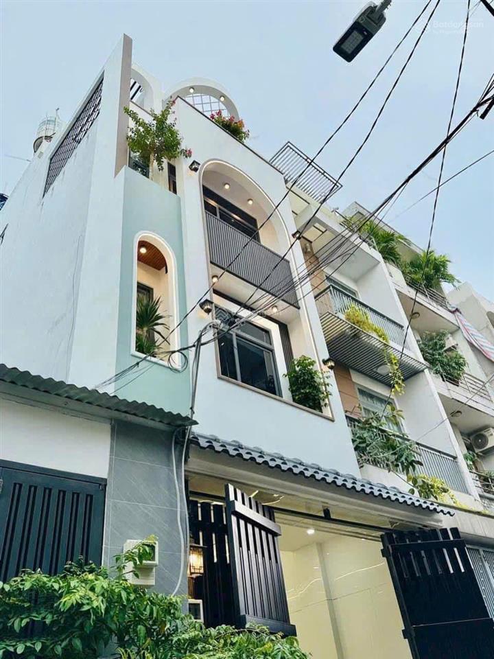 Bàn nhà q10 gần khu hà đô. dt 56m2 xây 4 tầng đúc. hẻm thông thoáng, oto vô tư