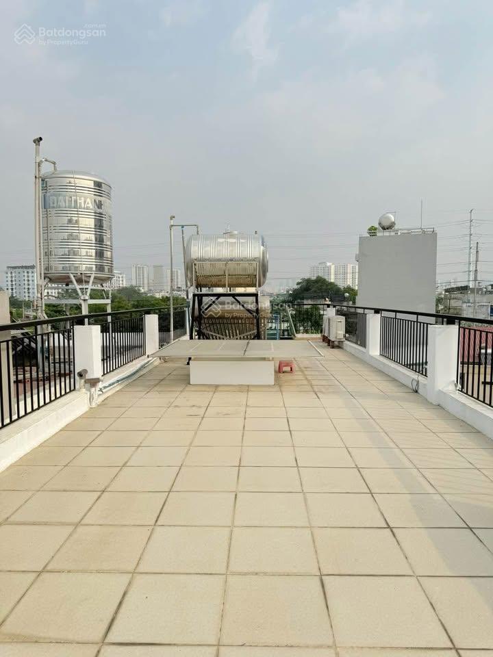 Hàng hiếm dưới 3 tỷ  quận 11. nhà 62m2 hồng bàng, gần chọ bình thới. xây 4 tầng đúc, sổ riêng