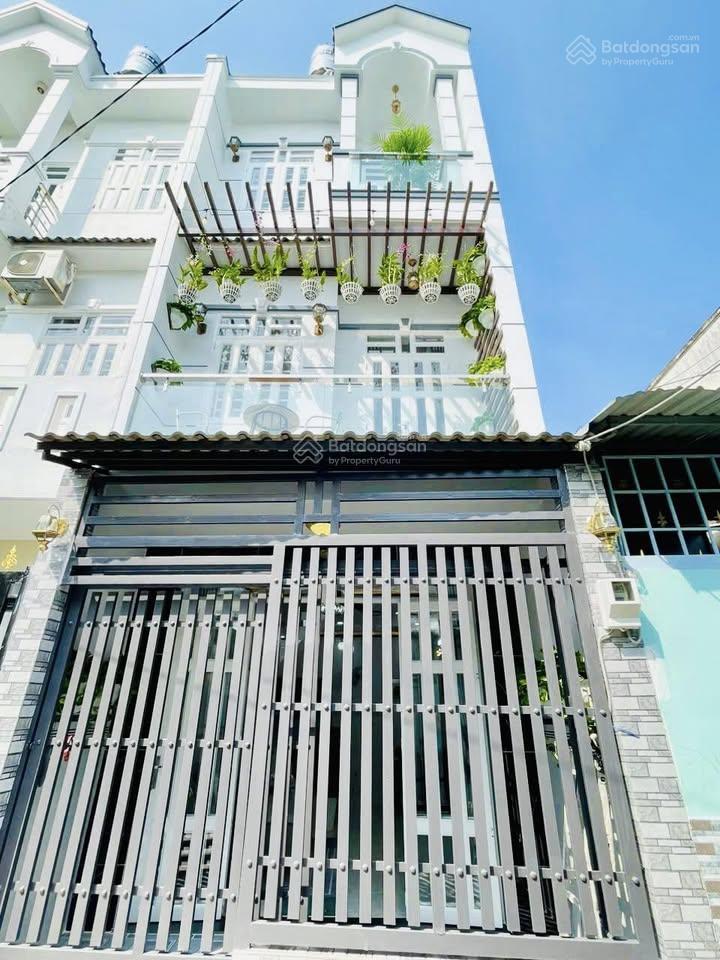 Chủ kẹt bán 2,6 tyt. nhà 40m hẻm ô tô nam kỳ khởi nghĩa, q3 gần grand central. xây 4 tầng  4pn
