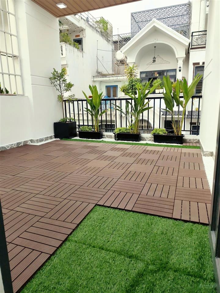 Nhà đầu đường phạm văn đồng gần sân bay, dt 63m2 xây 3 tầng, sổ riêng