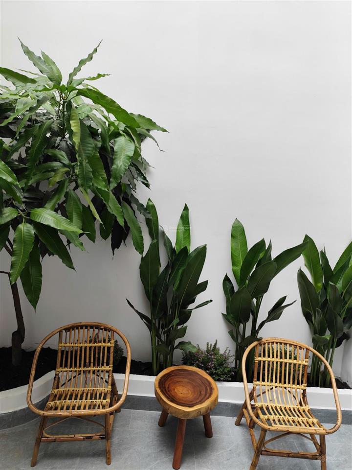 Nhà đầu đường phạm văn đồng gần sân bay, dt 63m2 xây 3 tầng, sổ riêng