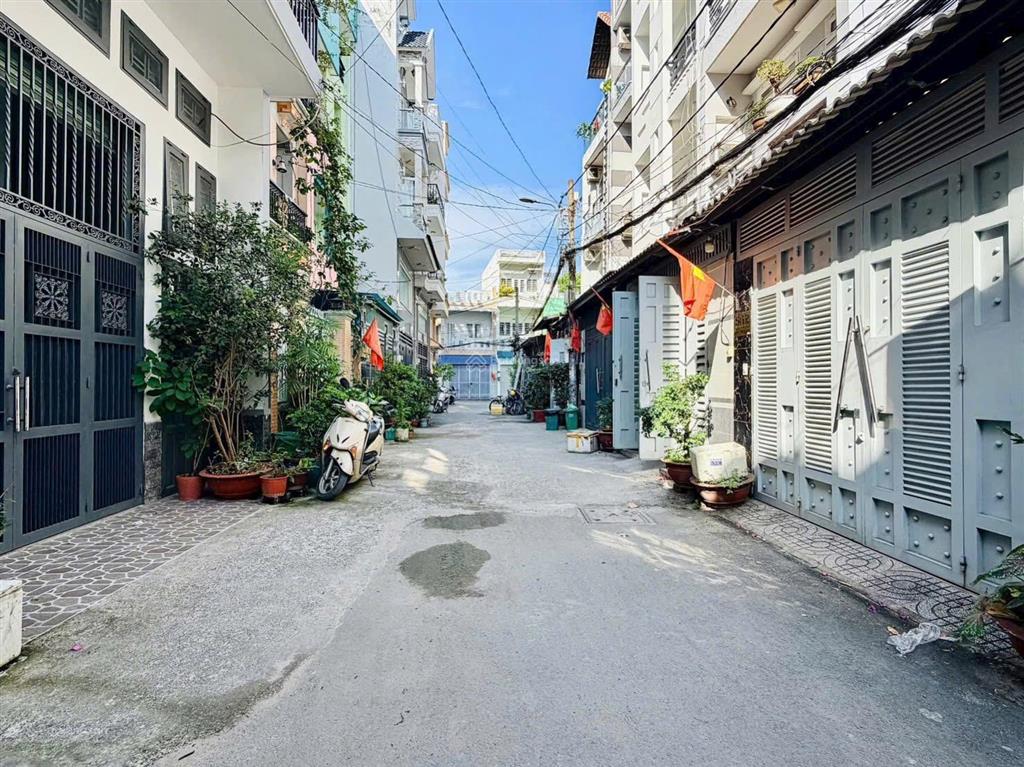 Nhà 59.6m2 lê quang định gần chợ gò vấp, xây 3 tầng, hẻm 6m, sổ hồng riêng