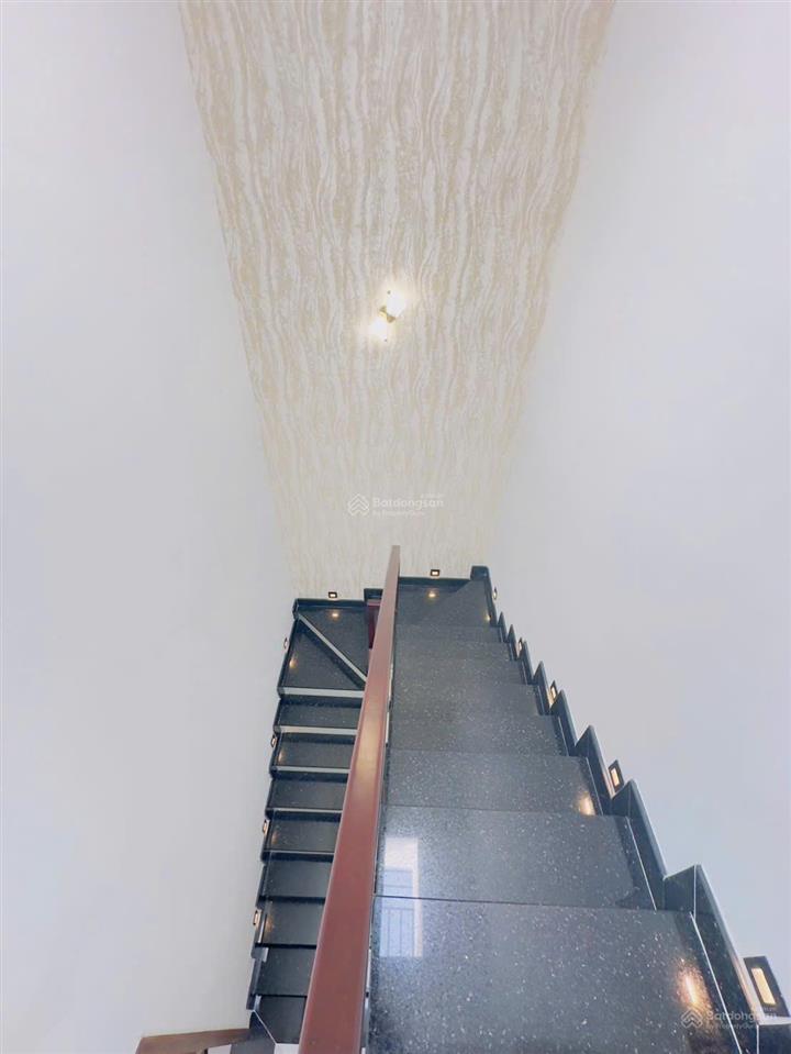 Nhà 59.6m2 lê quang định gần chợ gò vấp, xây 3 tầng, hẻm 6m, sổ hồng riêng