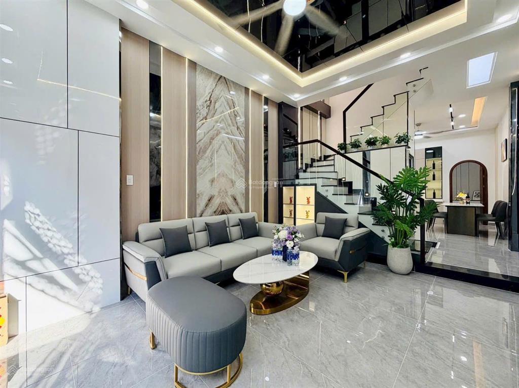 Nhà 59.6m2 lê quang định gần chợ gò vấp, xây 3 tầng, hẻm 6m, sổ hồng riêng