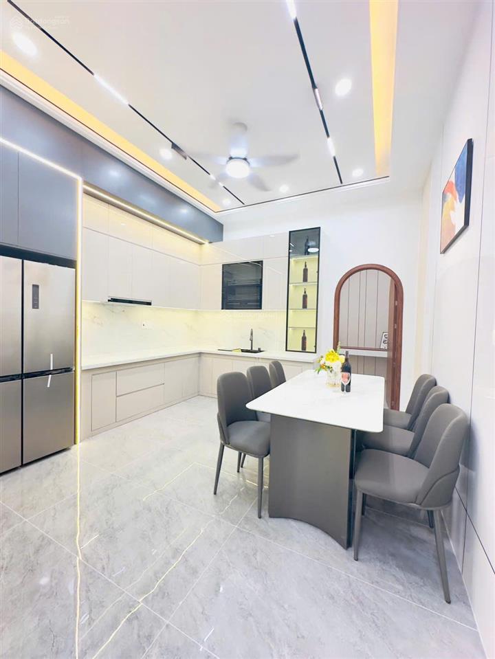 Nhà 59.6m2 lê quang định gần chợ gò vấp, xây 3 tầng, hẻm 6m, sổ hồng riêng
