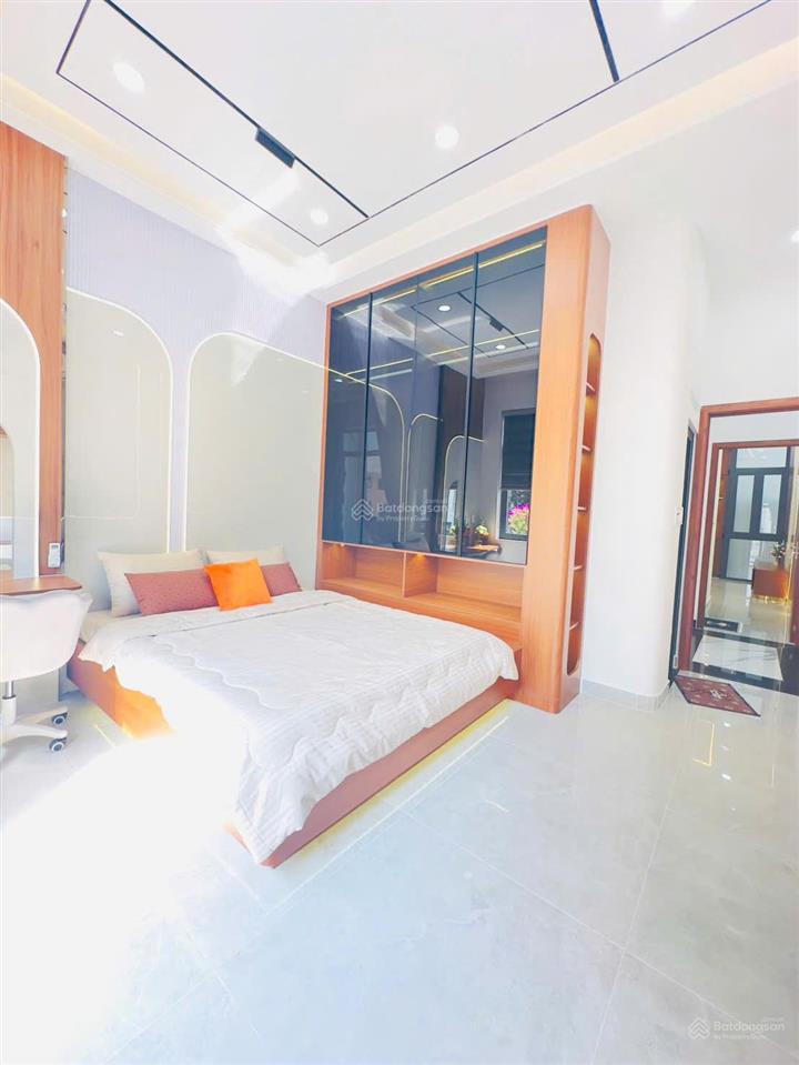Nhà 59.6m2 lê quang định gần chợ gò vấp, xây 3 tầng, hẻm 6m, sổ hồng riêng