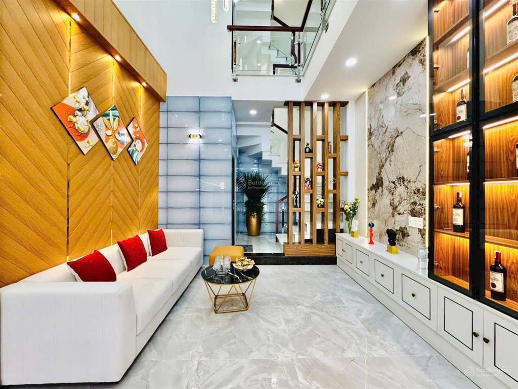 Chính chủ bán 2,4 tỷ. nhà gò vấp, với 52m2 lê đức thọ, xây 1 trệt 3 lầu hẻm 5m, sổ sẵn