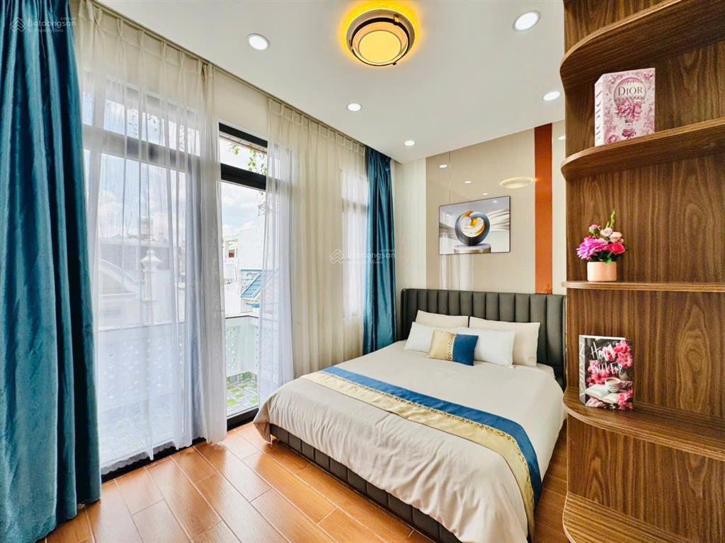 Chính chủ bán 2,4 tỷ. nhà gò vấp, với 52m2 lê đức thọ, xây 1 trệt 3 lầu hẻm 5m, sổ sẵn