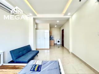 Phòng cửa sổ trời  ban công chung ngay lê văn việt full nội thất