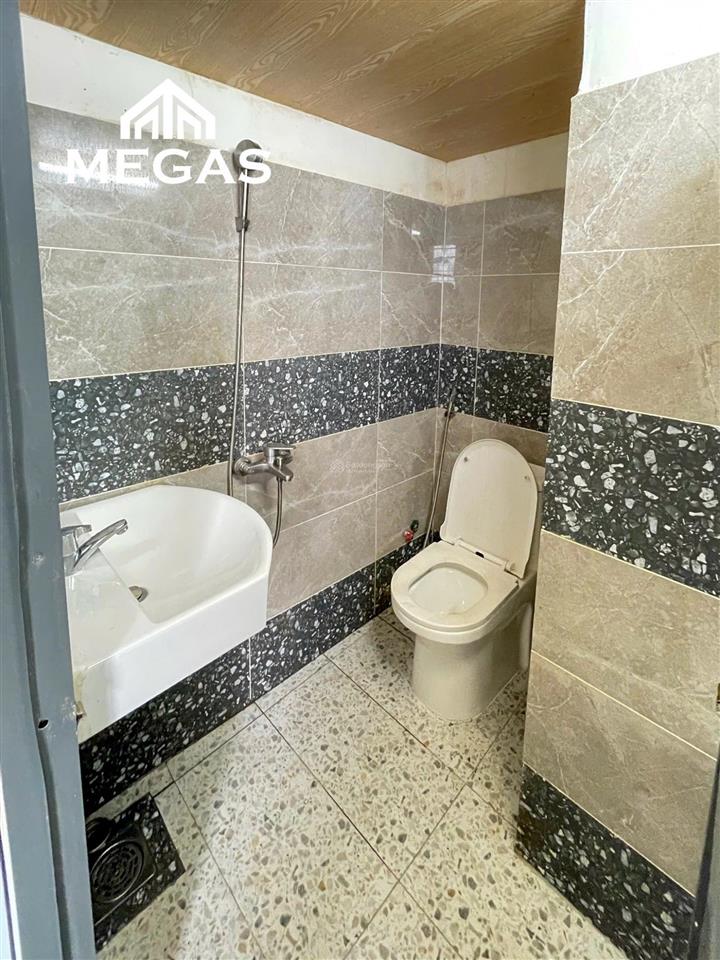 Phòng cửa sổ trời ngay đỗ xuân hợp  dương đình hội