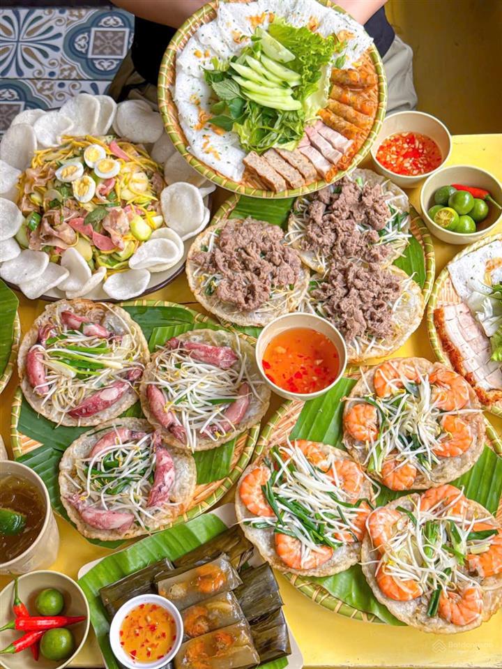 Siêu hiếm! cho thuê nhà mặt phố chùa láng, 75m x 4 tầng, vị trí gần vincom, giá thuê 50tr/tháng