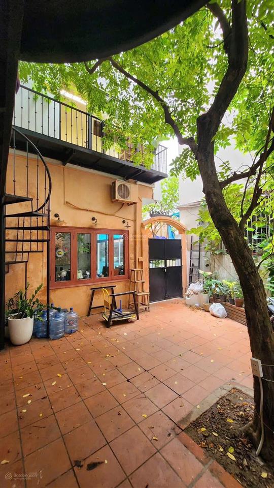 Cho thuê biệt thự sân vườn phố nguyễn thị định, dt 200m2 x 4 tầng, mặt tiền 12m, giá thuê 85tr