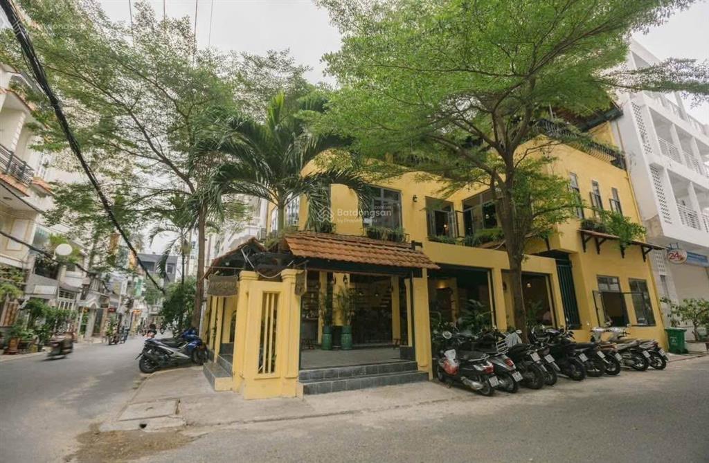 Cho thuê biệt thự sân vườn phố nguyễn thị định, dt 200m2 x 4 tầng, mặt tiền 12m, giá thuê 85tr