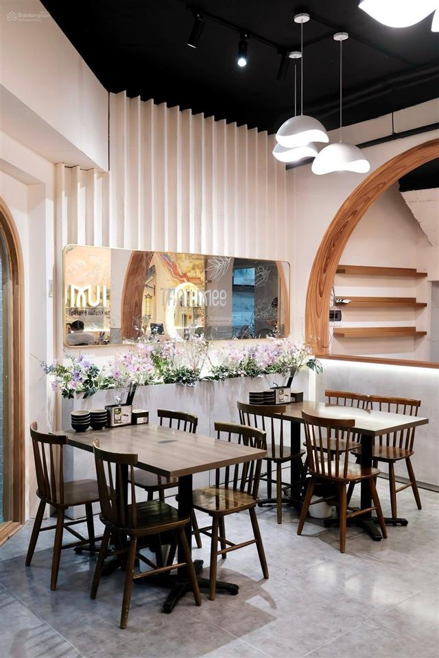Cho thuê nhà mặt phố khúc thừa dụ  cầu giấy, 180m x 2 tầng, mặt tiền  8m, vỉa hè rộng, giá  80tr