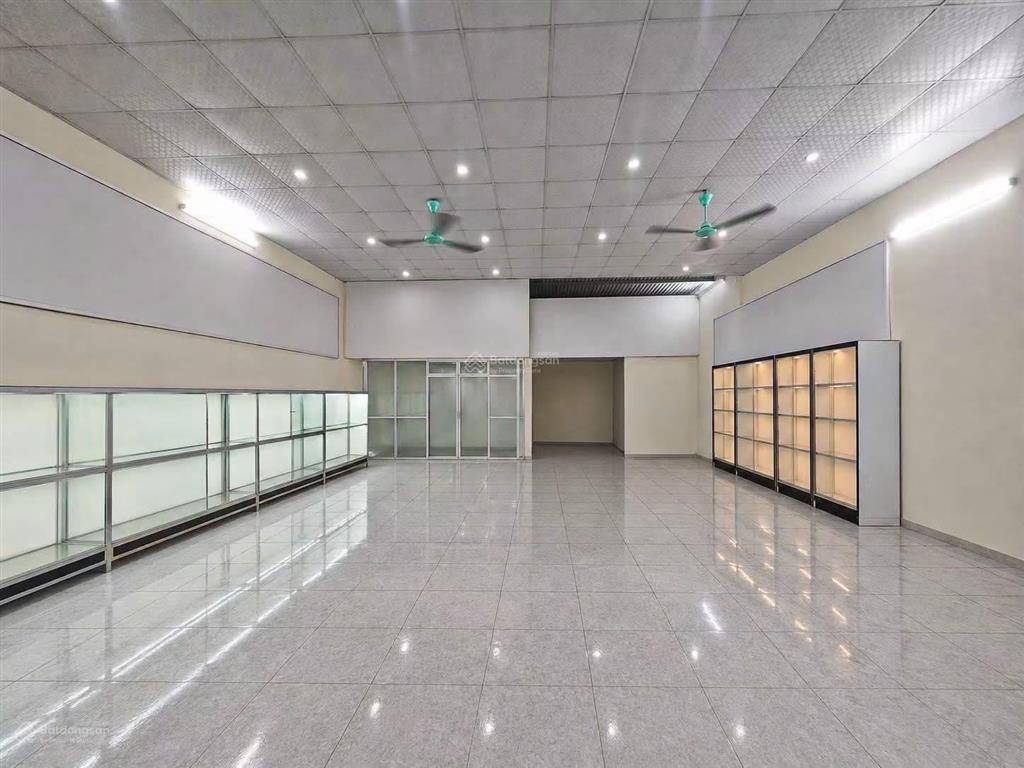 Cho thuê nhà khu trung hoà  nhân chính, diện tích 90m, mặt tiền 7m, vỉa hè rộng, giá 40tr/th