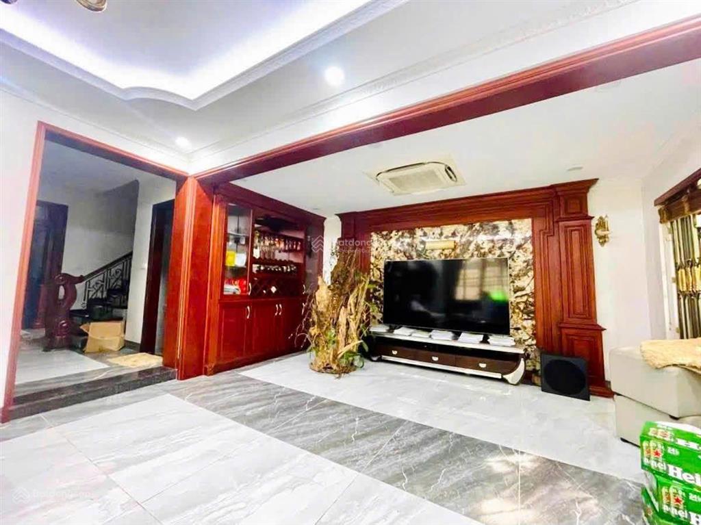 Cần cho thuê biệt thự khu hoàng quán chi, quận cầu giấy, 200m x 4 tầng, mt 20m, có chỗ để xe rộng