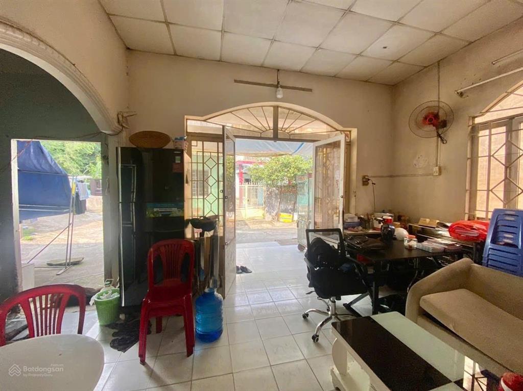 Nhà đất ngang 8m gần chợ tăng nhơn phú a thủ đức