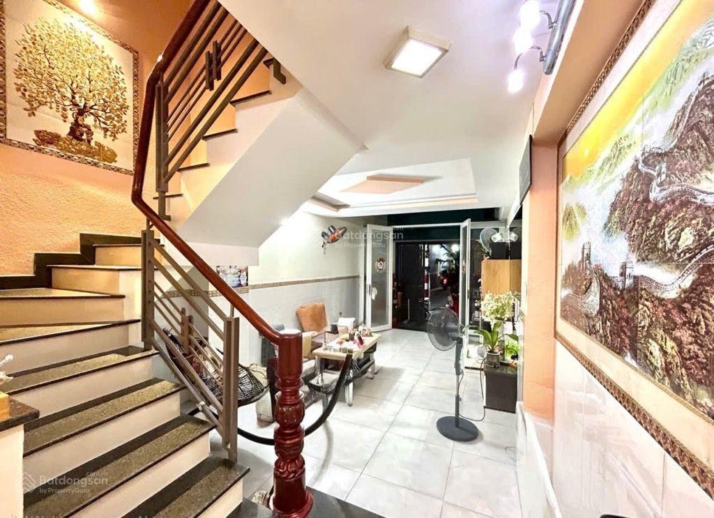 Nhà 5 tầnghxh  ngay bùi thế mỹ tân bình