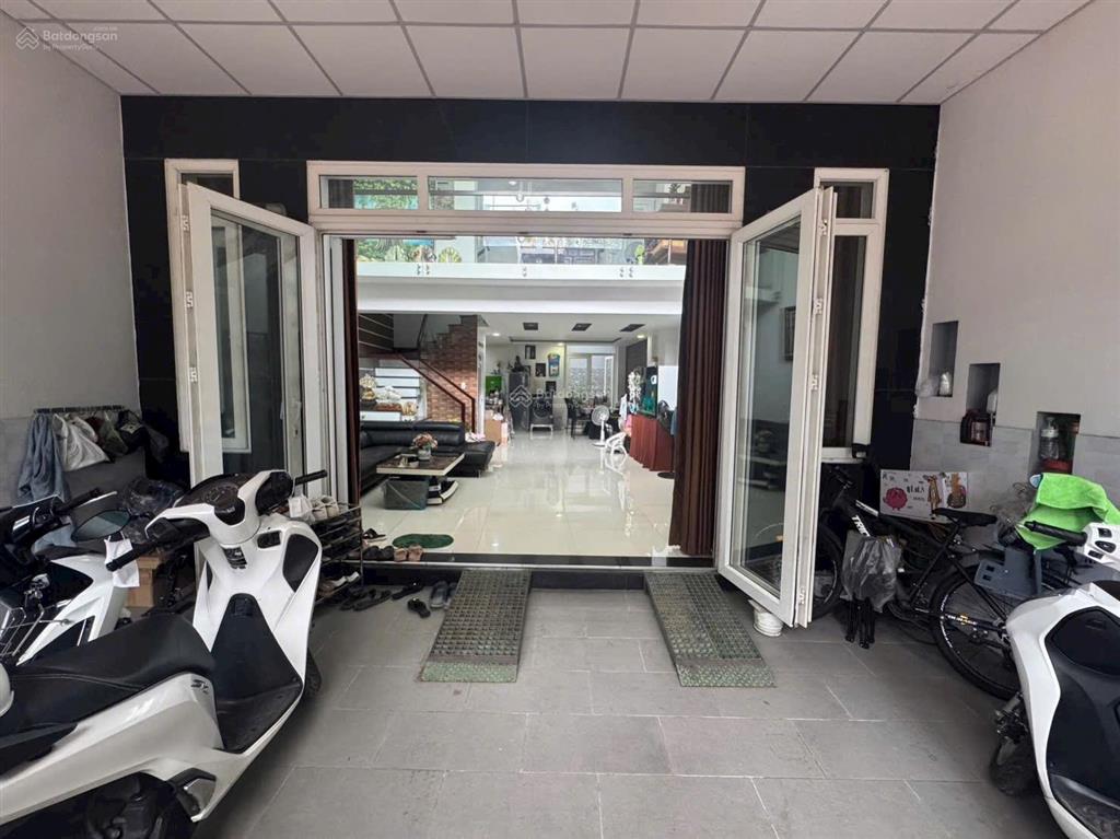 Nhà 4 tầng ngay khu tên lửa  hẻm xe 7 chổ nằm nhà