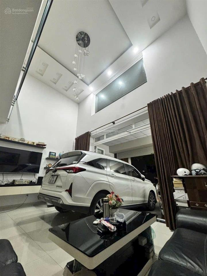 Nhà 4 tầng ngay khu tên lửa  hẻm xe 7 chổ nằm nhà