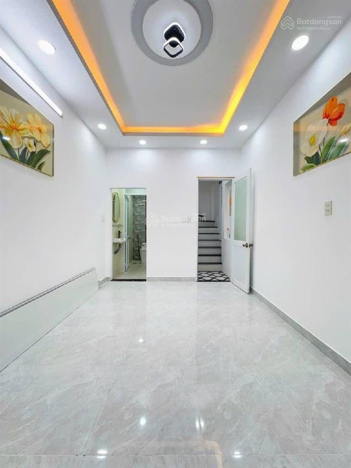 Nhà 4 tầng 3 pn . 4 wc ngay tỉnh lộ 10  mã lò. sát bên tên lửa chợ bình trị đông