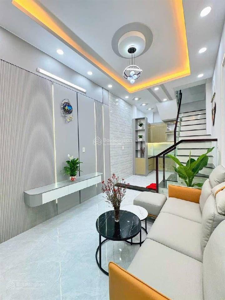 Nhà 4 tầng 3 pn . 4 wc ngay tỉnh lộ 10  mã lò. sát bên tên lửa chợ bình trị đông