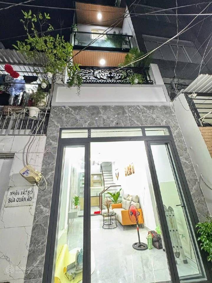Nhà 4 tầng 3 pn . 4 wc ngay tỉnh lộ 10  mã lò. sát bên tên lửa chợ bình trị đông