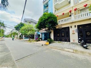 Nhà mặt tiền 12m có lề ngay aeon tên lửa