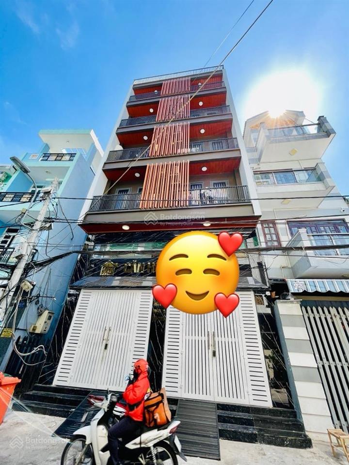 Nhà 5 tầng quận 6  thang máy xin