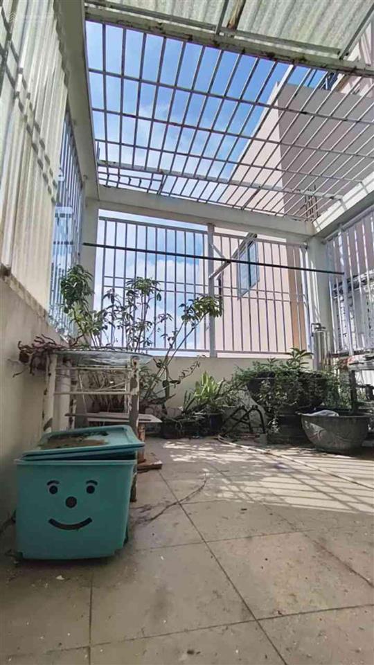 Nhà 4 tầng ngay khu y tế kỹ thuật cao  hẻm xe hơi vào nhà