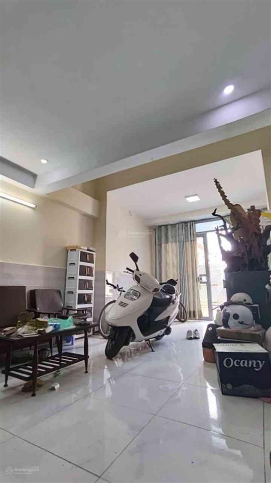 Nhà 4 tầng ngay khu y tế kỹ thuật cao  hẻm xe hơi vào nhà