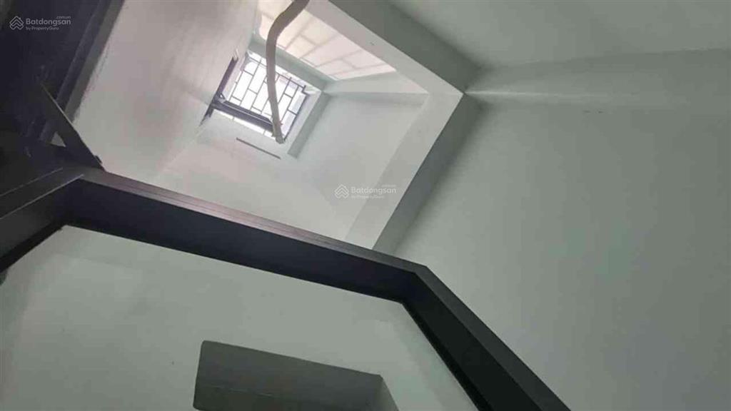 Nhà 4 tầng ngay ngã tư bốn xã  giáp tân phú  hòa bình  đầm sen.