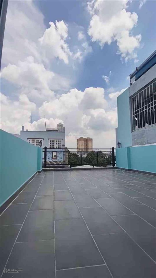 Nhà 4 tầng ngay ngã tư bốn xã  giáp tân phú  hòa bình  đầm sen.