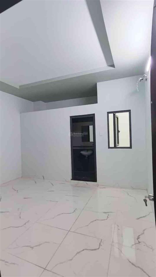 Nhà 4 tầng ngay ngã tư bốn xã  giáp tân phú  hòa bình  đầm sen.