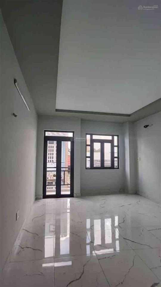 Nhà 4 tầng ngay ngã tư bốn xã  giáp tân phú  hòa bình  đầm sen.