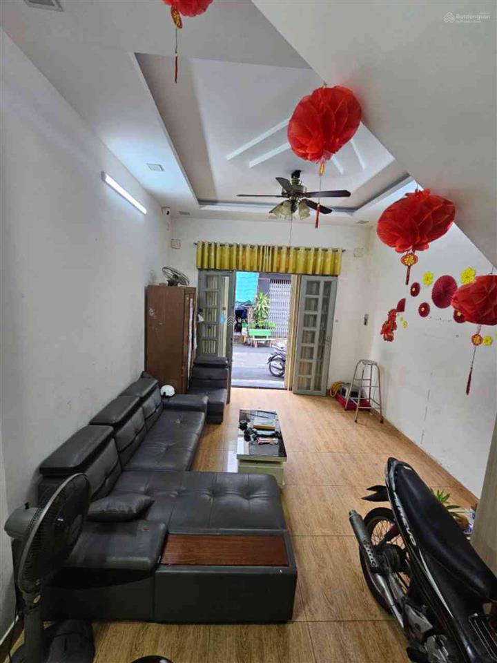 Nhà hẻm xe tải 8m  ngay tỉnh lộ 10