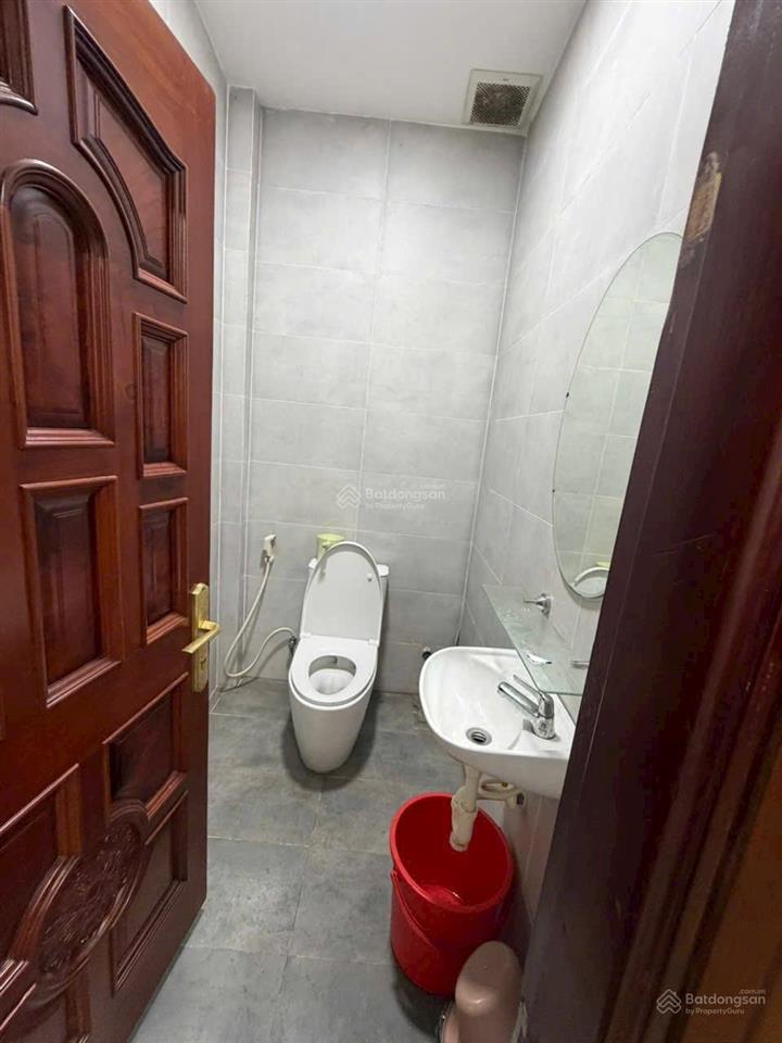 Nhà dt rộng  hẻm to  ngay l v quới