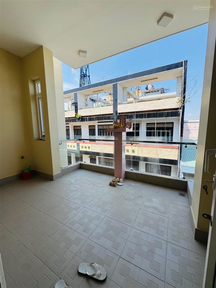 Nhà mặt tiền ngay aeon tên lửa