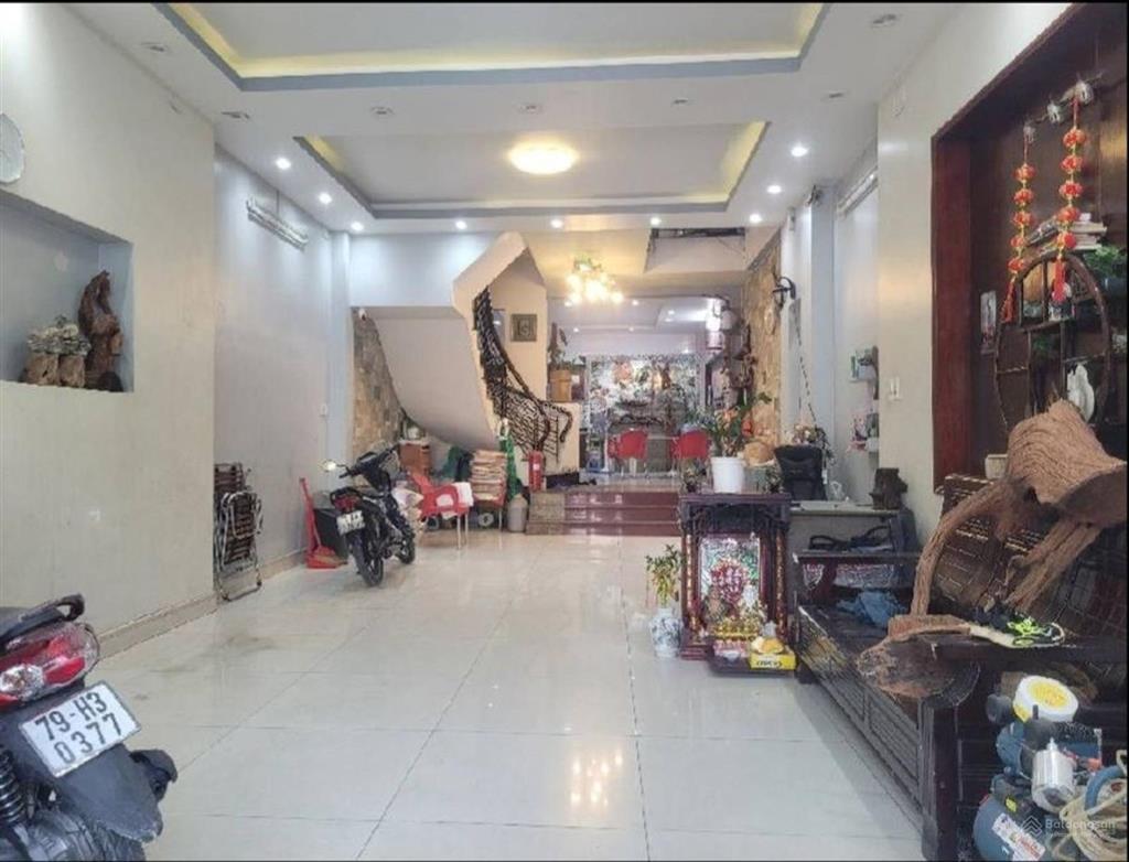 Nhà mặt tiền ngay aeon tên lửa